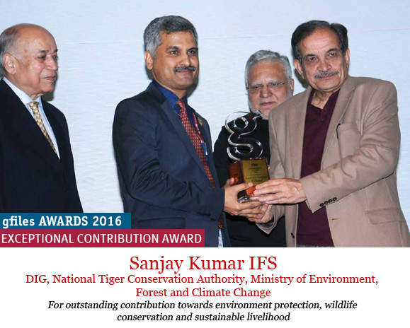 sanjay-kumar-receiving-awards